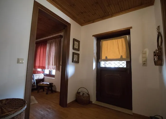 Holiday home Family Klinos Kleinon